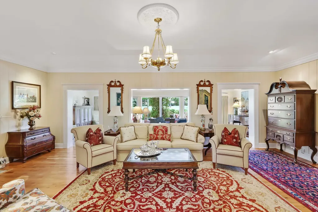 36 Country Road Village Of Golf FL 33436
