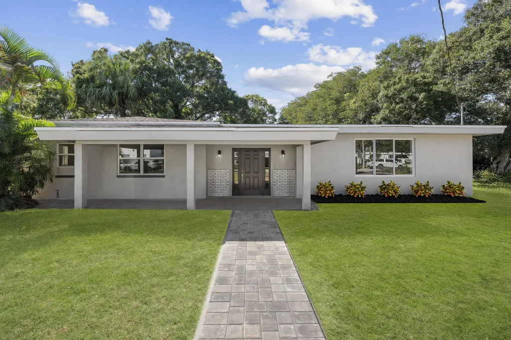 1915 S 33rd Street Fort Pierce FL 34947