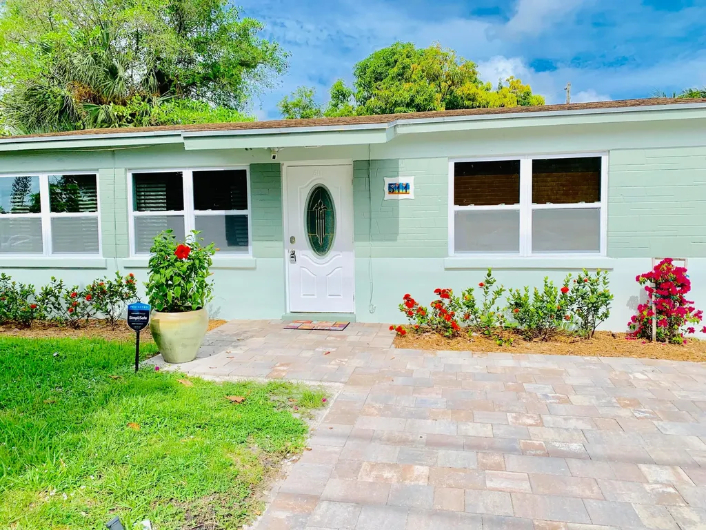 511 NW 3rd Street Delray Beach FL 33444