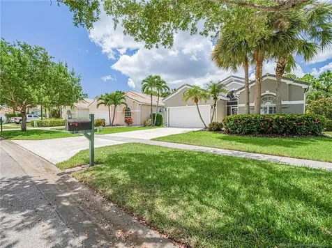 7007 SE Twin Oaks Circle Stuart FL 34997