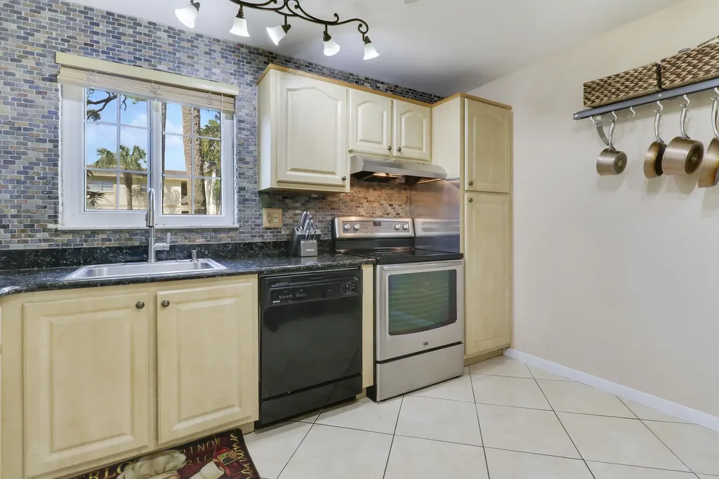 1700 Dover Road Delray Beach FL 33445