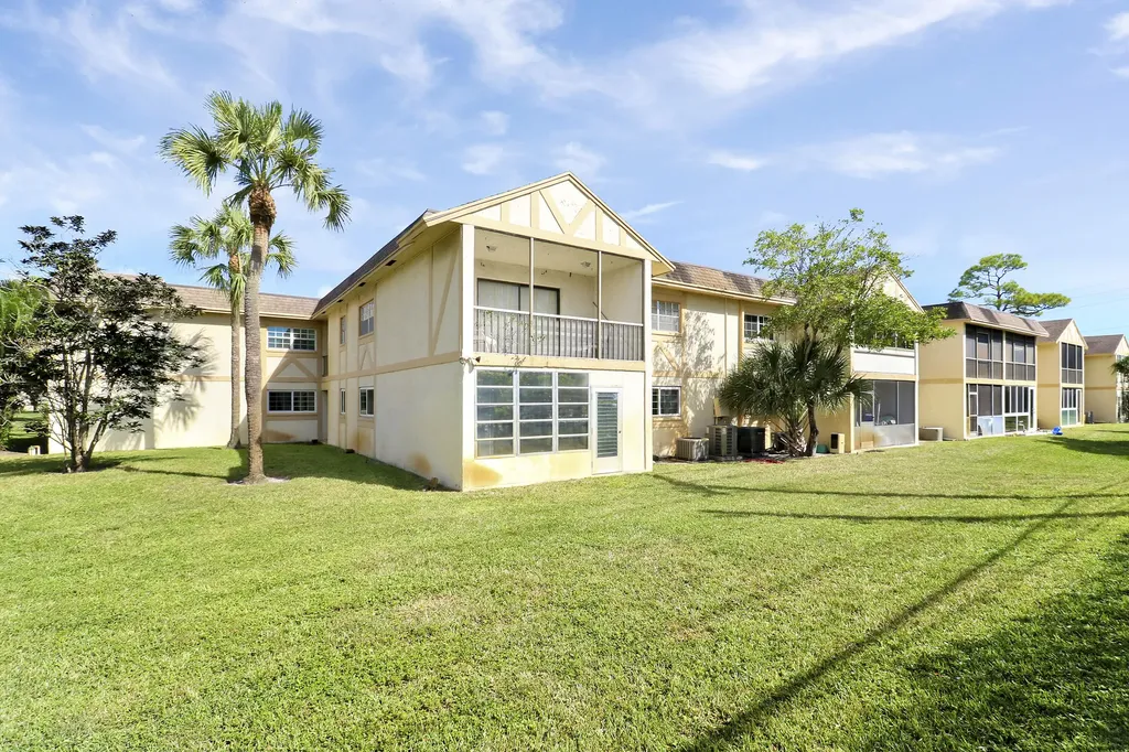 1700 Dover Road Delray Beach FL 33445