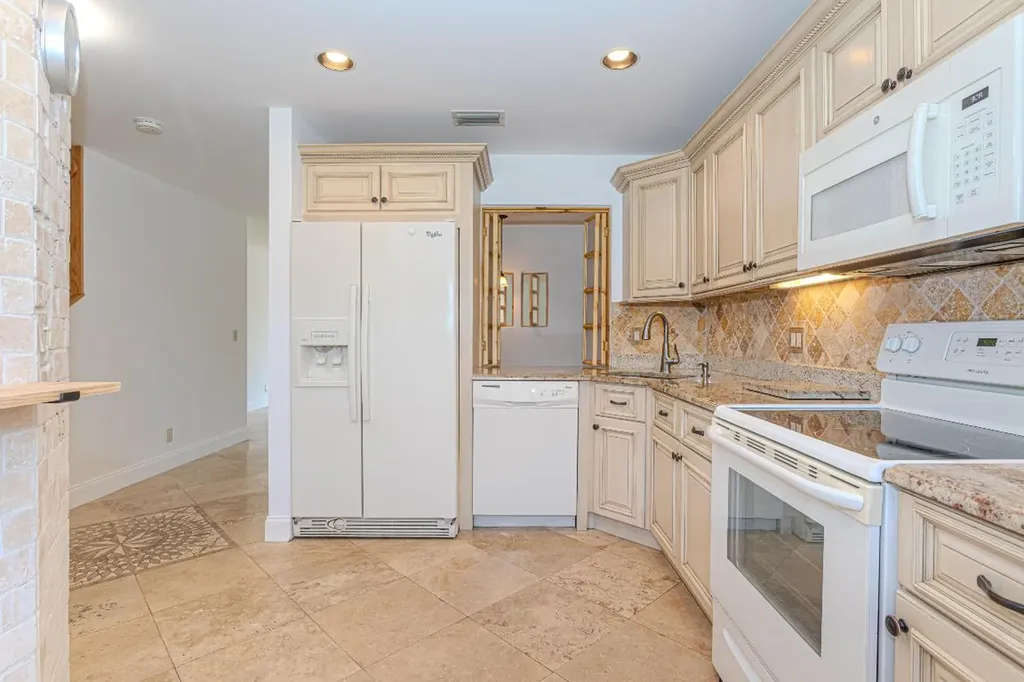 2641 Gately Drive W West Palm Beach FL 33415