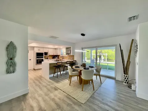 8585 SE Palm Street Hobe Sound FL 33455