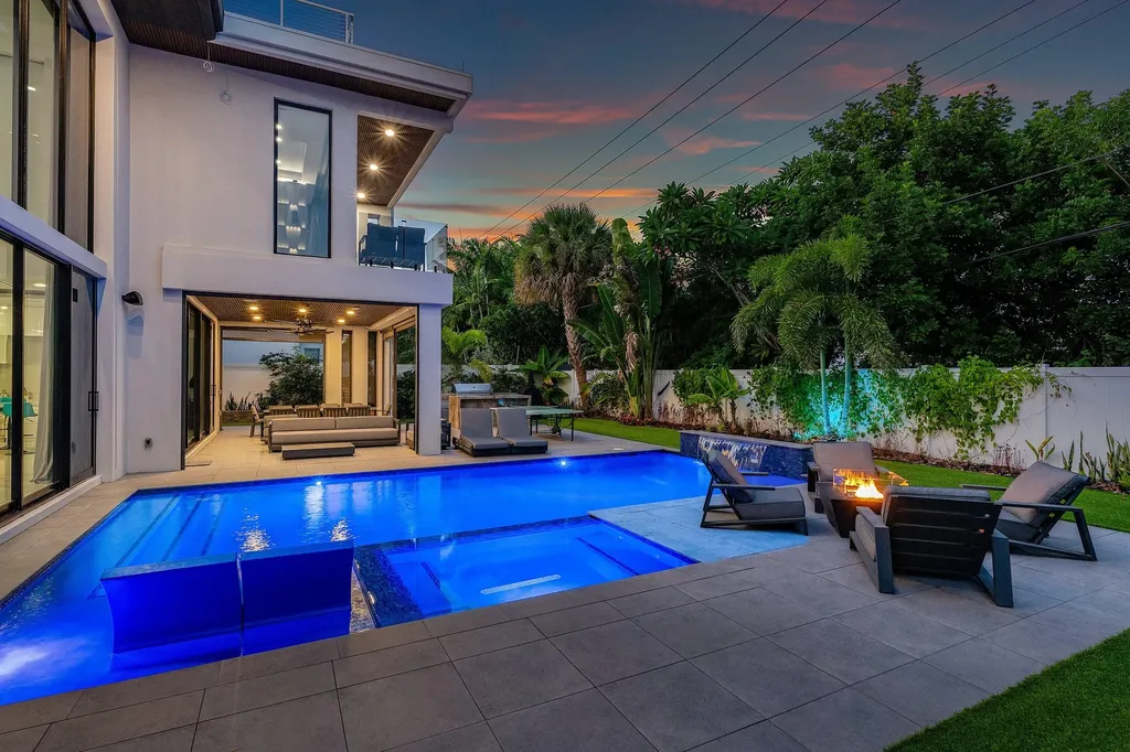 245 NE 6th Court Boca Raton FL 33432