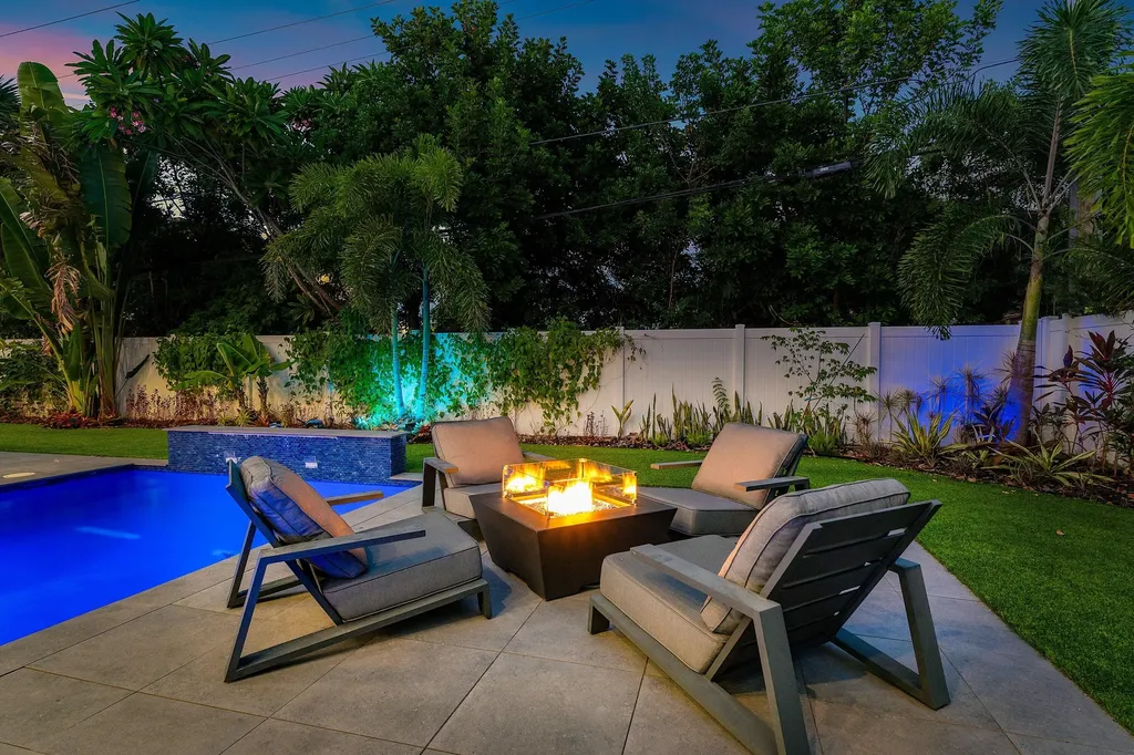 245 NE 6th Court Boca Raton FL 33432