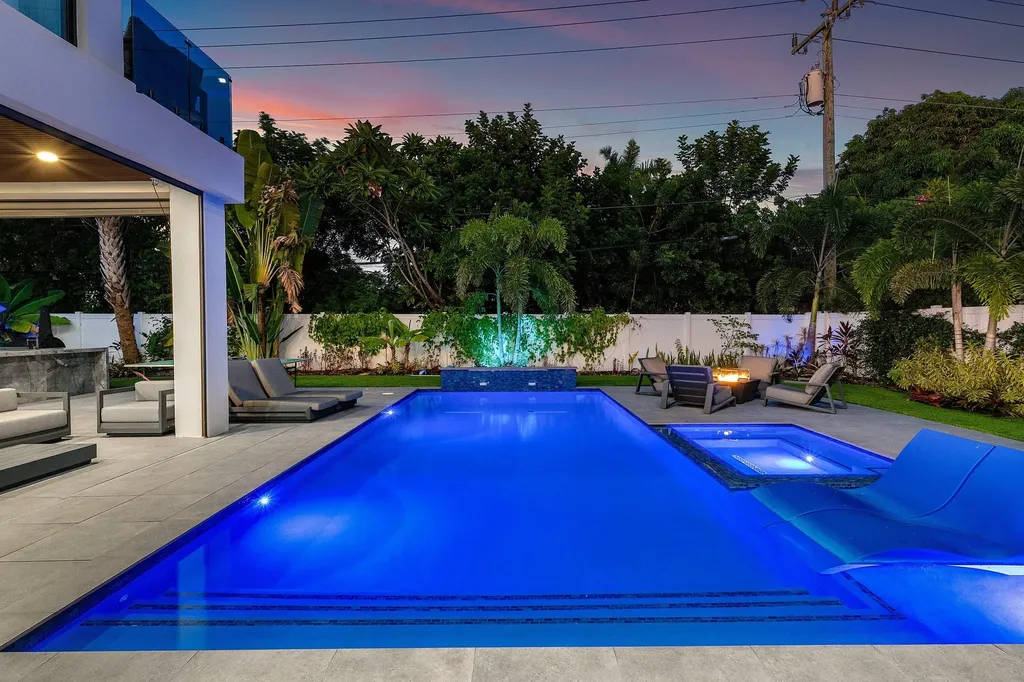 245 NE 6th Court Boca Raton FL 33432