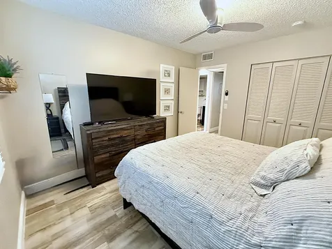 359 Oakridge T Deerfield Beach FL 33442
