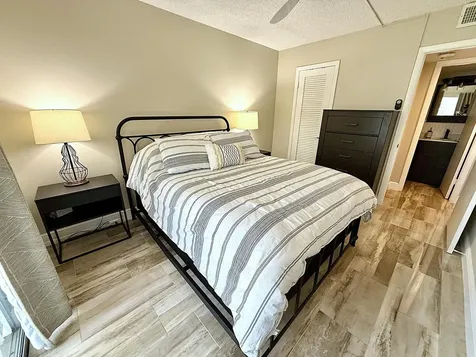 359 Oakridge T Deerfield Beach FL 33442