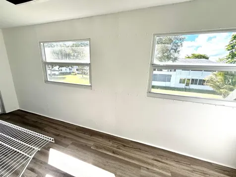 359 Oakridge T Deerfield Beach FL 33442