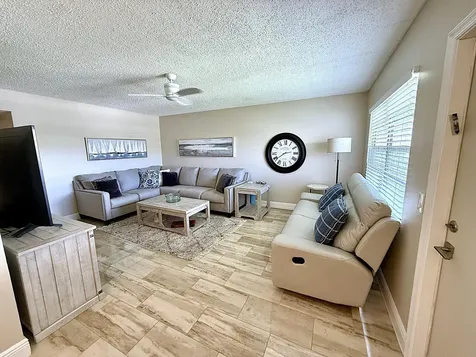359 Oakridge T Deerfield Beach FL 33442