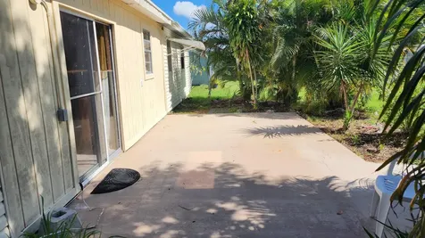 566 NW Marion Avenue Port St Lucie FL 34983