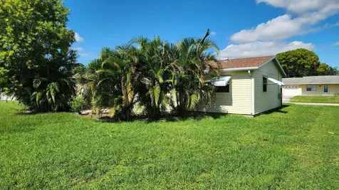 566 NW Marion Avenue Port St Lucie FL 34983