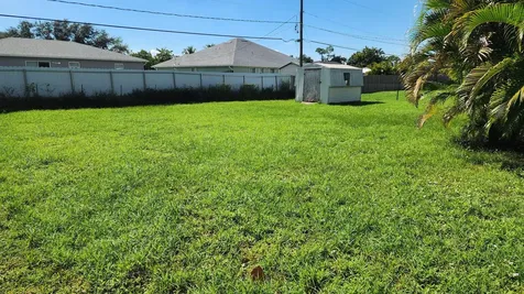 566 NW Marion Avenue Port St Lucie FL 34983