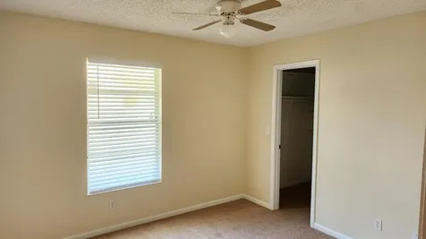 566 NW Marion Avenue Port St Lucie FL 34983