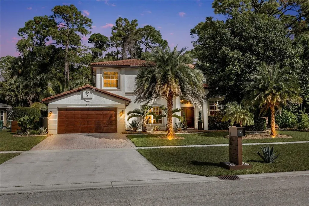 221 Park Road N Royal Palm Beach FL 33411