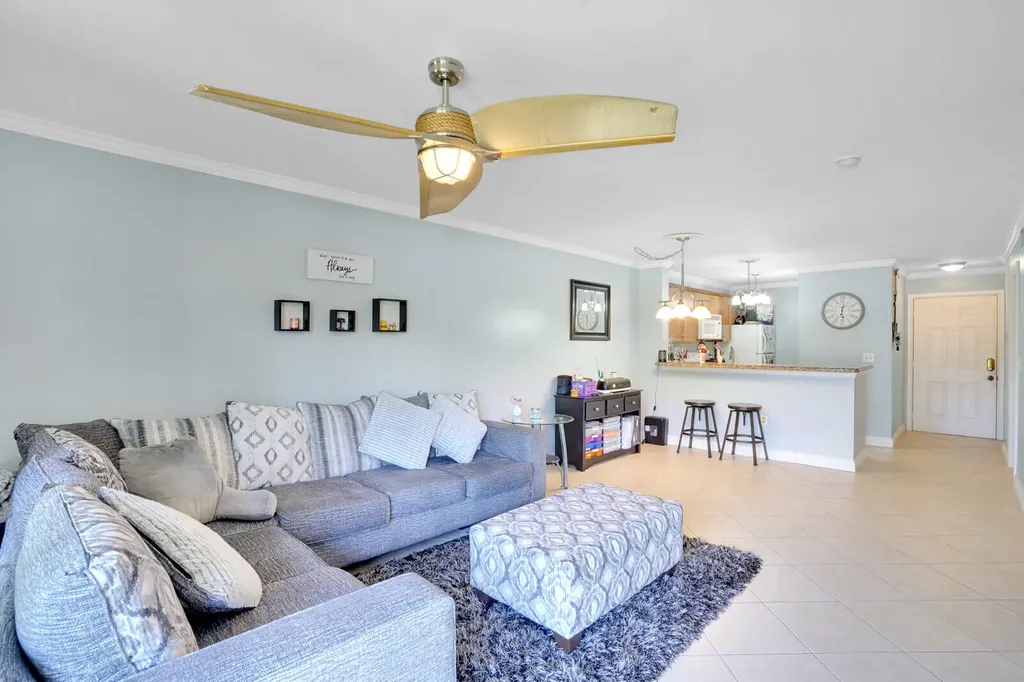 4855 Via Palm Lakes West Palm Beach FL 33417