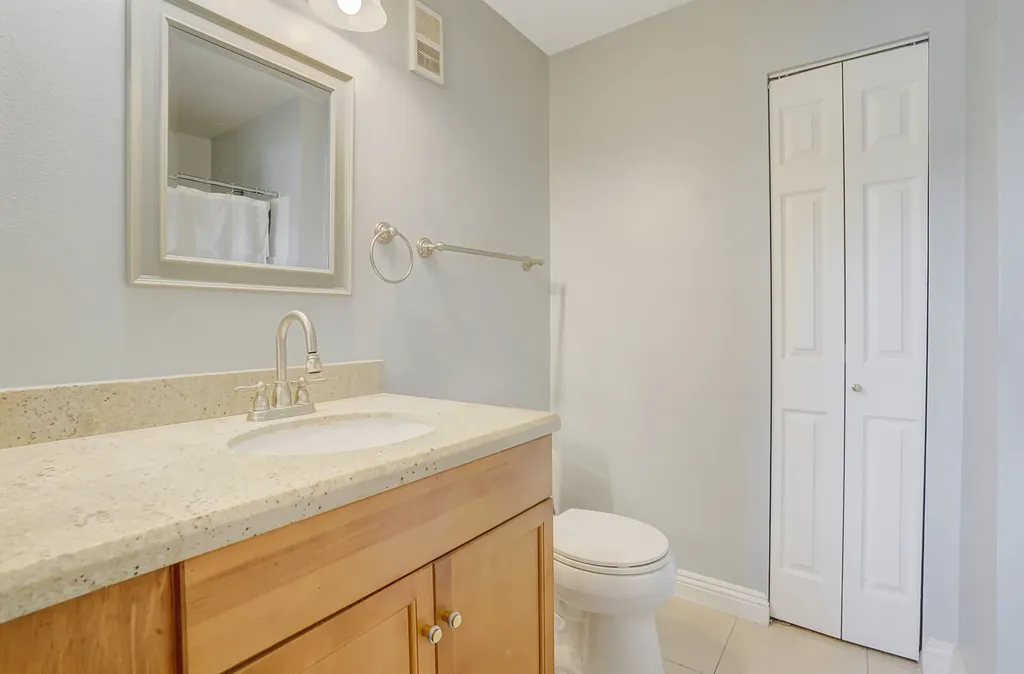 4855 Via Palm Lakes West Palm Beach FL 33417