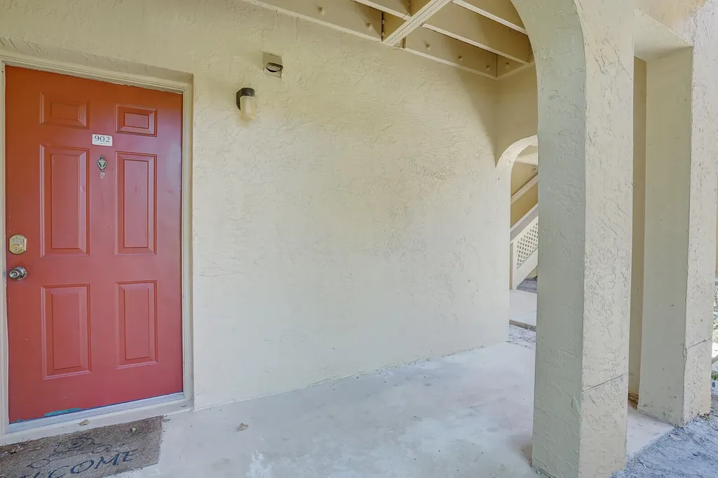 4855 Via Palm Lakes West Palm Beach FL 33417