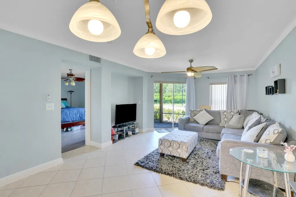 4855 Via Palm Lakes West Palm Beach FL 33417
