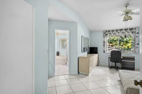 6809 Via Regina Boca Raton FL 33433