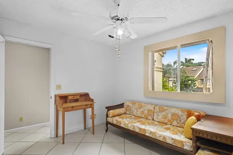 6809 Via Regina Boca Raton FL 33433