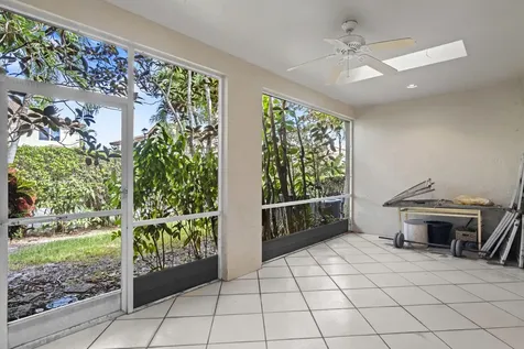 6809 Via Regina Boca Raton FL 33433