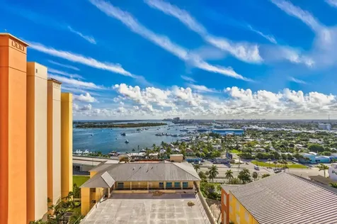 2650 Lake Shore Drive Riviera Beach FL 33404