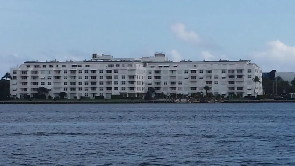 2840 S Ocean Boulevard Palm Beach FL 33480