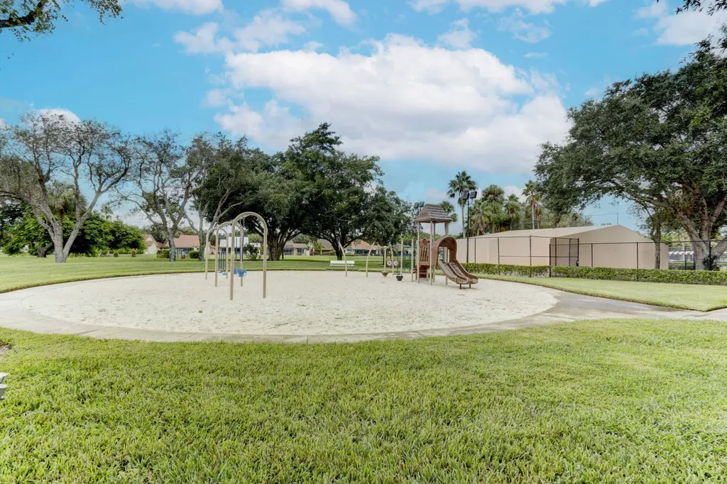 2409 24th Way West Palm Beach FL 33407