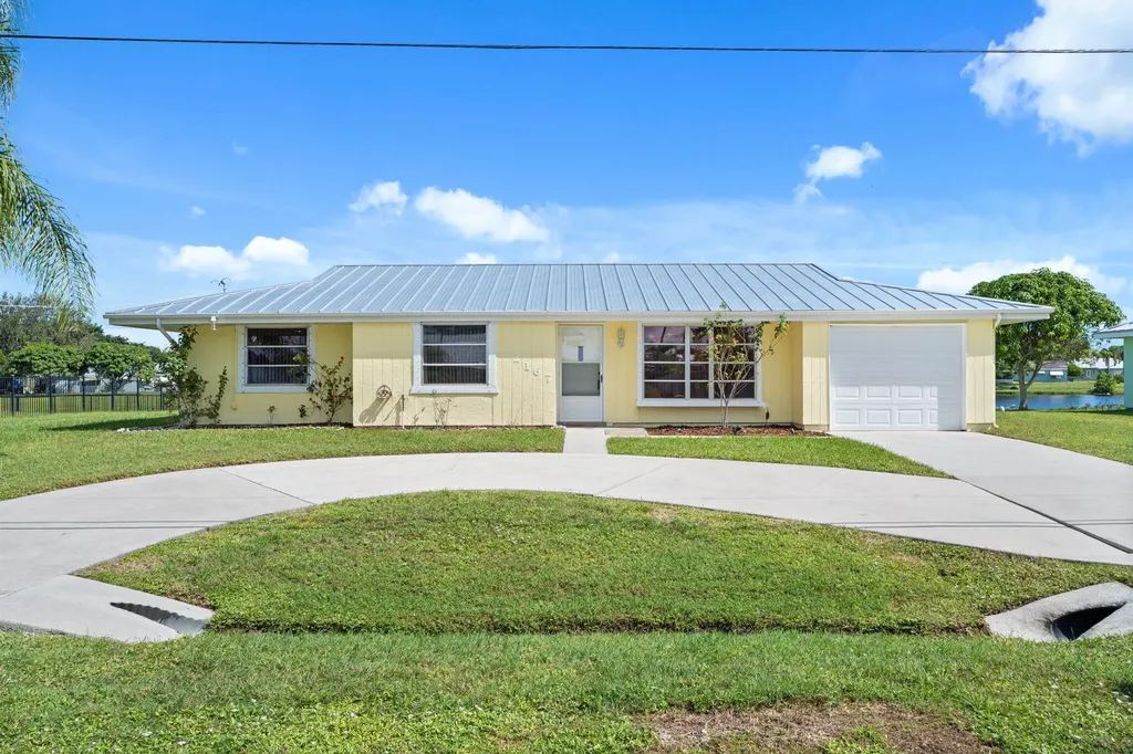 2167 SE Sunflower Street Port St Lucie FL 34952