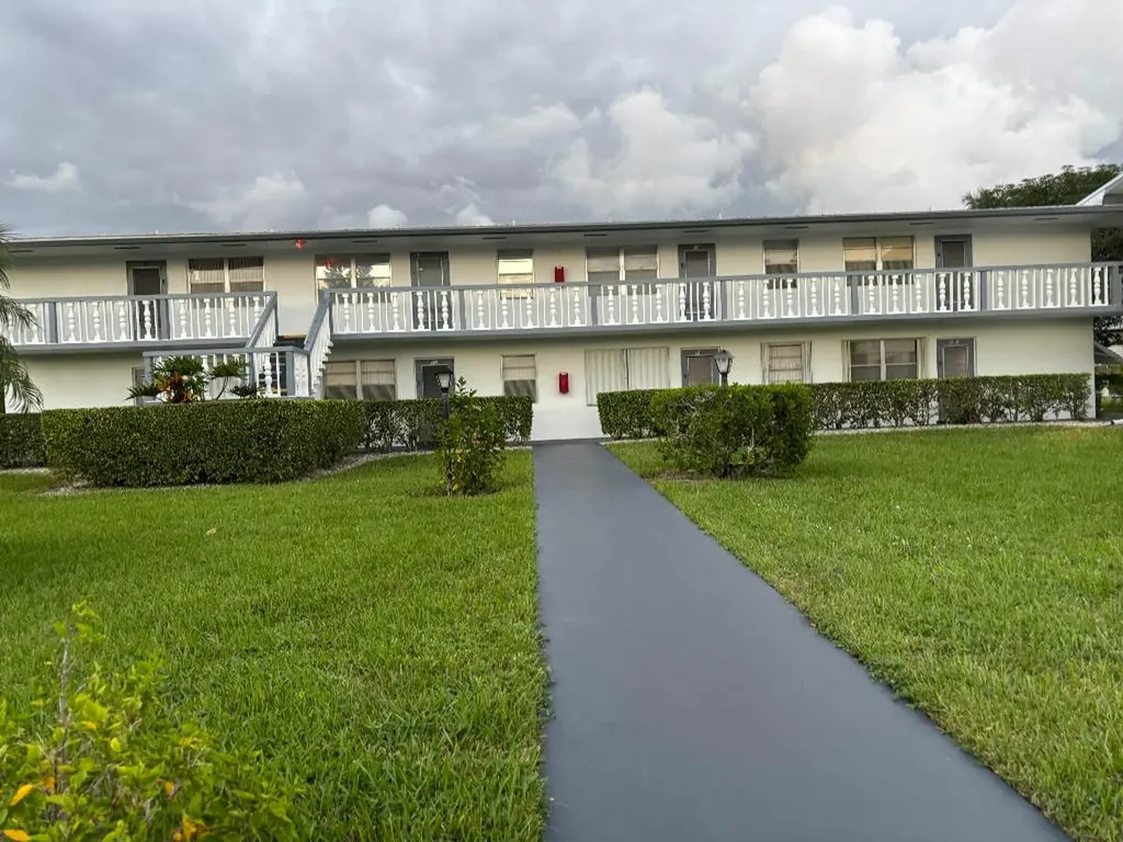 76 Cambridge D West Palm Beach FL 33417