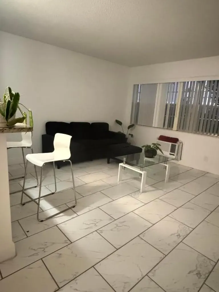 76 Cambridge D West Palm Beach FL 33417