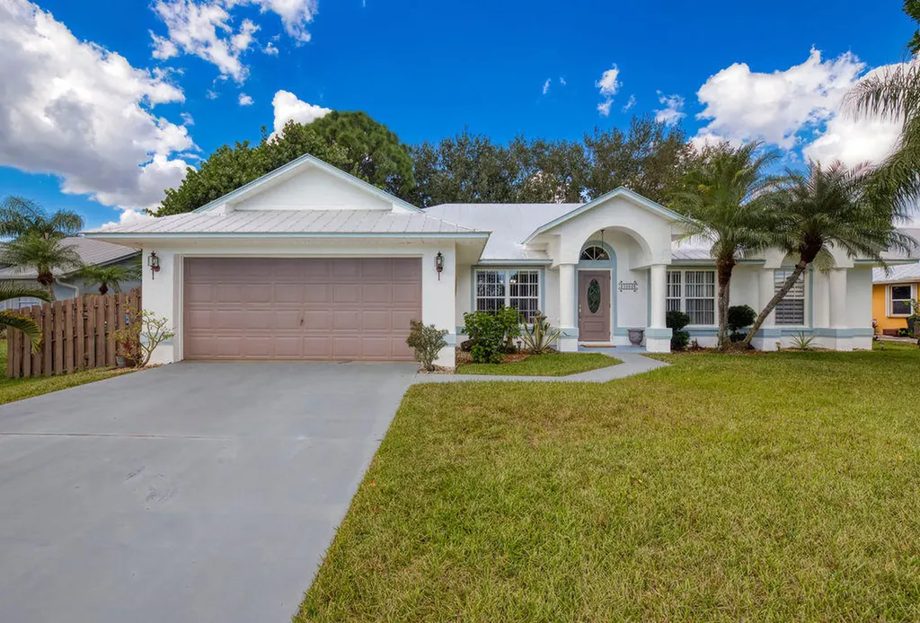 3362 SE East Snow Road Port St Lucie FL 34984