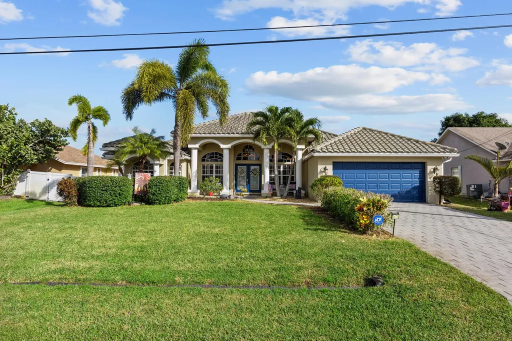 2670 SW Cadet Circle Port St Lucie FL 34953