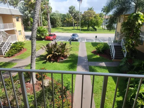 220 Croton Avenue Lantana FL 33462