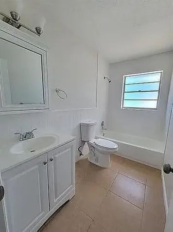 125 W 17th Street Riviera Beach FL 33404