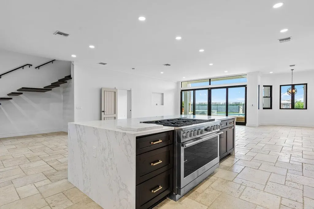 1 S 18th Avenue S Lake Worth Beach FL 33460