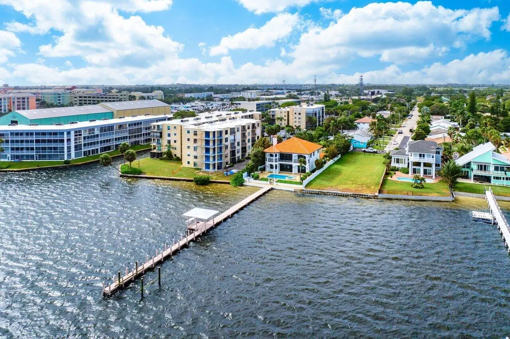 1 S 18th Avenue S Lake Worth Beach FL 33460