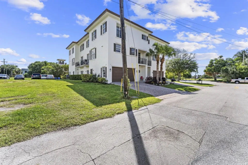 1100 Cabana Road West Palm Beach FL 33404