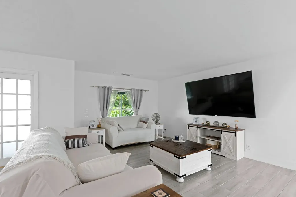 5285 Sunrise Boulevard Delray Beach FL 33484