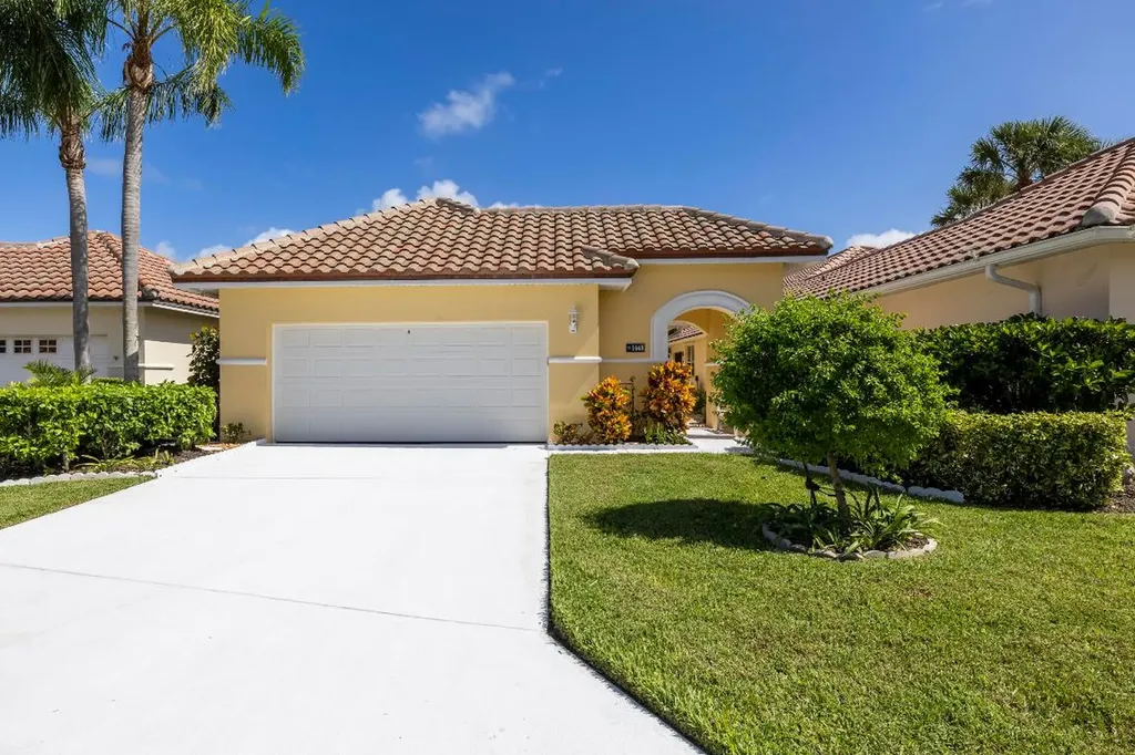 1668 Victoria Circle Vero Beach FL 32967