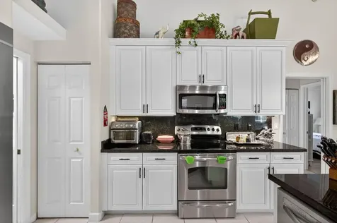 9923 SE Oak Tree Terrace Tequesta FL 33469