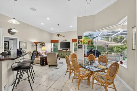9923 SE Oak Tree Terrace Tequesta FL 33469