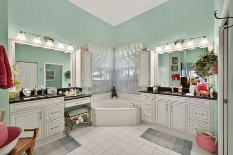 9923 SE Oak Tree Terrace Tequesta FL 33469