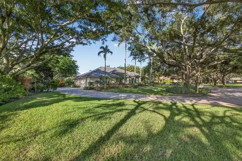 9923 SE Oak Tree Terrace Tequesta FL 33469