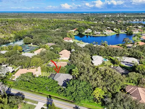 9923 SE Oak Tree Terrace Tequesta FL 33469