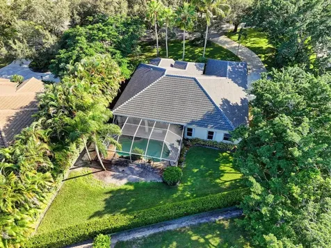 9923 SE Oak Tree Terrace Tequesta FL 33469