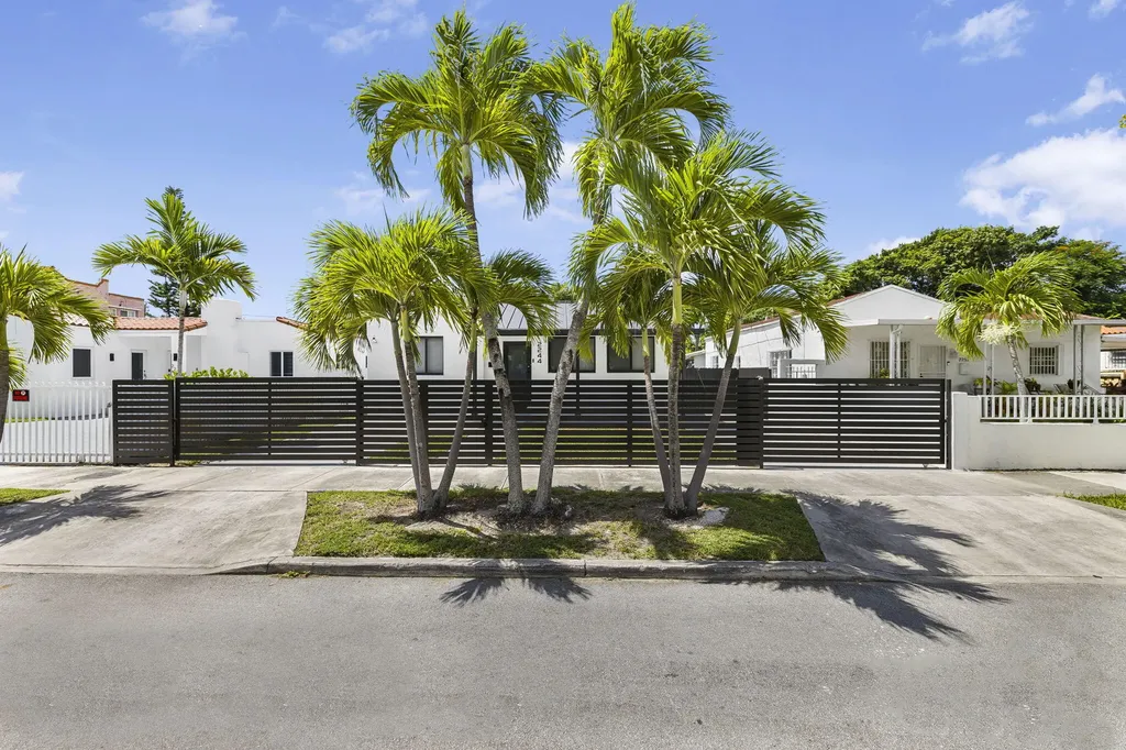 2244 SW 10th Street Miami FL 33135