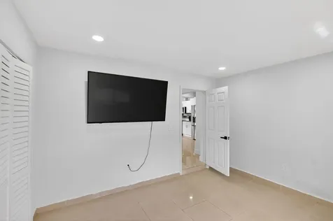 2244 SW 10th Street Miami FL 33135